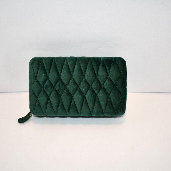 Vee Travel Jewelry Case – Diamond Quilted Velvet Jewelry Organizer, Green, NWT - Picture 4 of 4